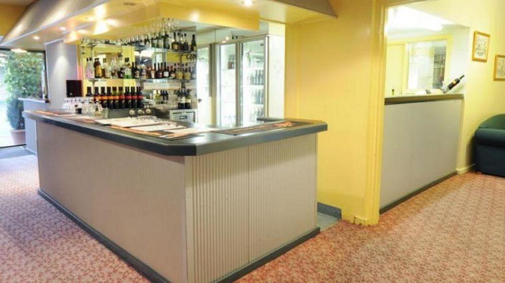 Abel Tasman Airport Motor Inn Launceston Extérieur photo