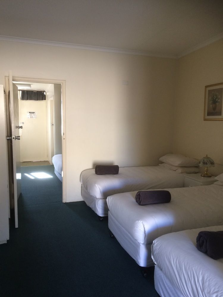 Abel Tasman Airport Motor Inn Launceston Extérieur photo