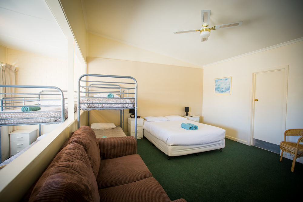 Abel Tasman Airport Motor Inn Launceston Extérieur photo