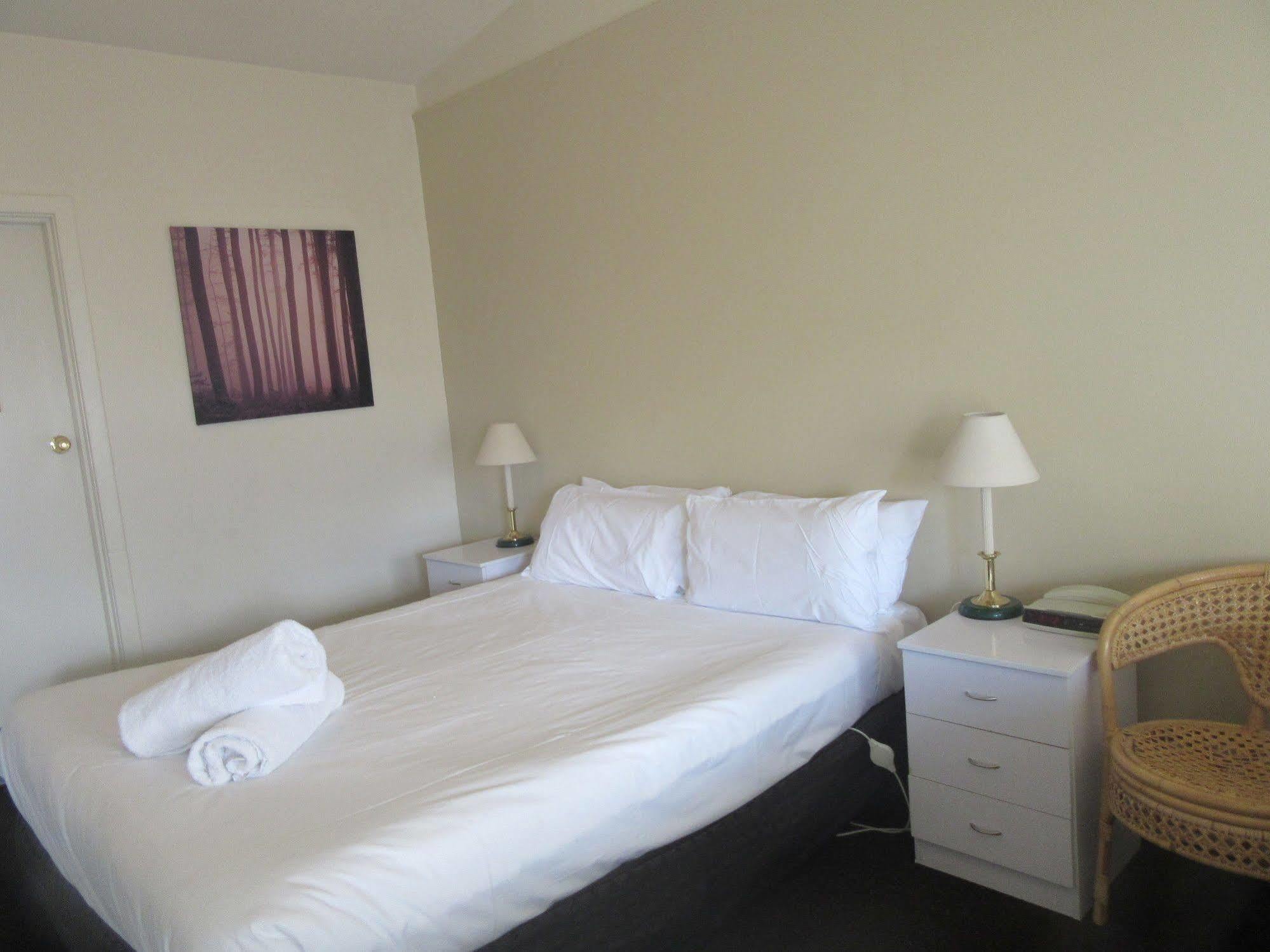 Abel Tasman Airport Motor Inn Launceston Extérieur photo