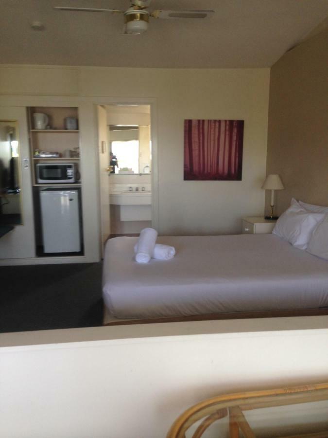 Abel Tasman Airport Motor Inn Launceston Extérieur photo